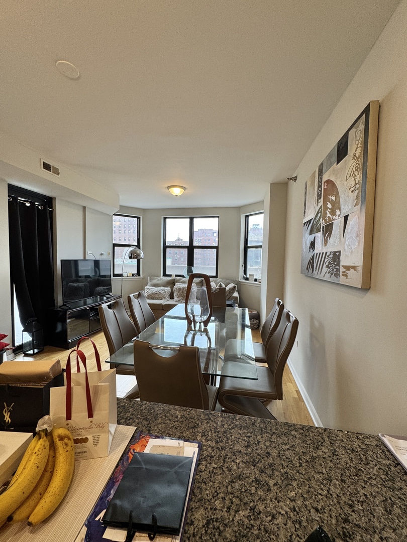 1464 S MICHIGAN Avenue 303