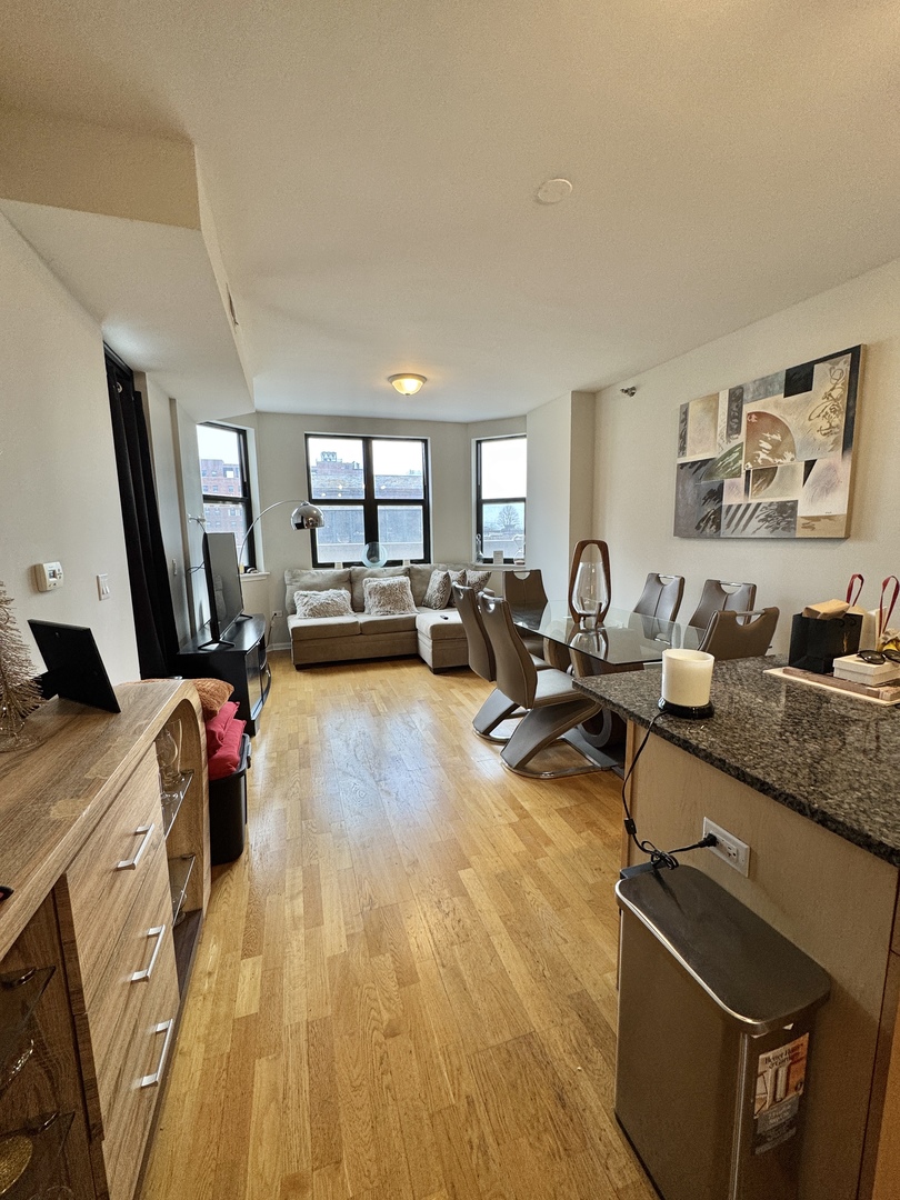 1464 S MICHIGAN Avenue 303