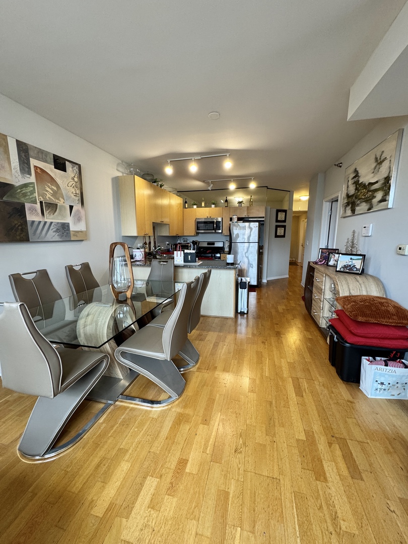 1464 S MICHIGAN Avenue 303
