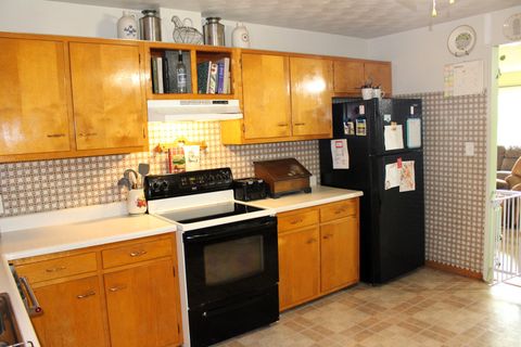 Tiny photo for 8 Edgelea Circle, Clinton, IL 61727 (MLS # 12607533)