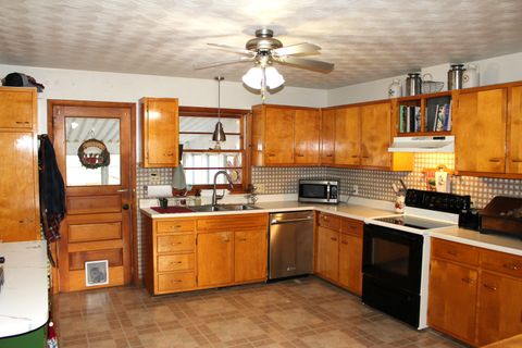 Tiny photo for 8 Edgelea Circle, Clinton, IL 61727 (MLS # 12607533)