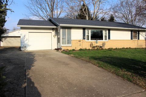 Tiny photo for 8 Edgelea Circle, Clinton, IL 61727 (MLS # 12607533)
