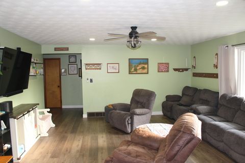 Tiny photo for 8 Edgelea Circle, Clinton, IL 61727 (MLS # 12607533)