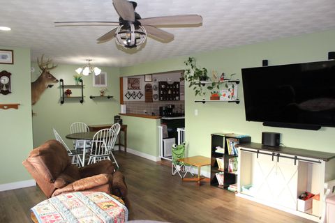 Tiny photo for 8 Edgelea Circle, Clinton, IL 61727 (MLS # 12607533)