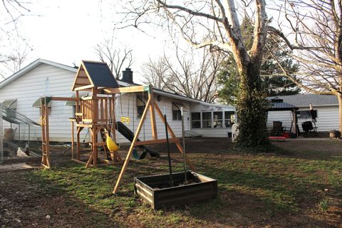 Tiny photo for 8 Edgelea Circle, Clinton, IL 61727 (MLS # 12607533)