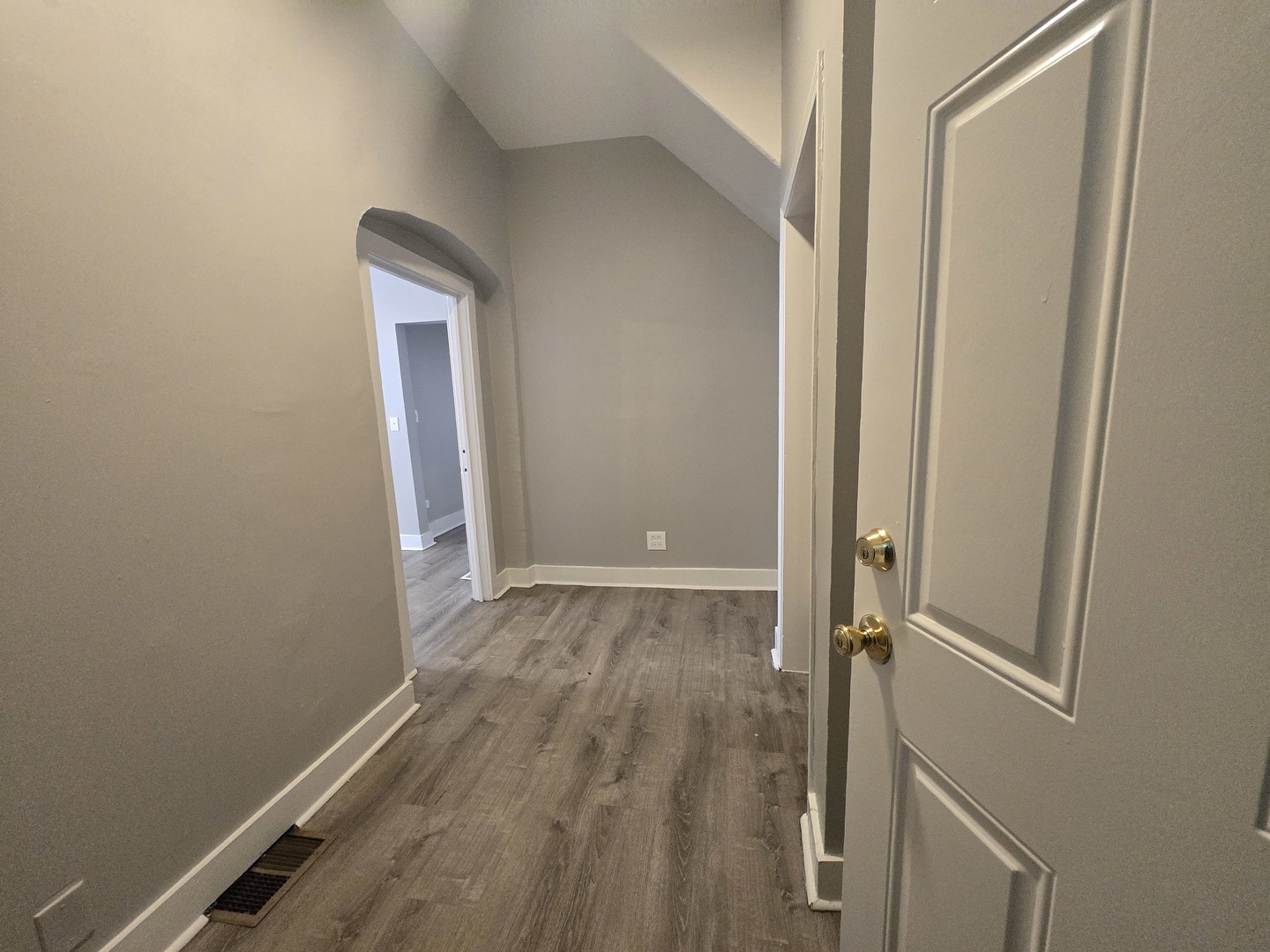 6646 S Wabash Avenue