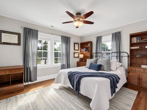 Tiny photo for 213 Walker Avenue, Clarendon Hills, IL 60514 (MLS # 12497714)