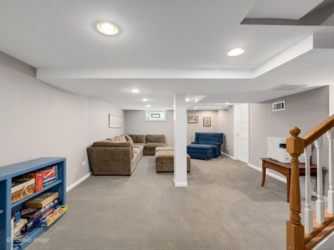 Tiny photo for 213 Walker Avenue, Clarendon Hills, IL 60514 (MLS # 12497714)