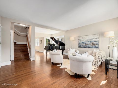 Tiny photo for 213 Walker Avenue, Clarendon Hills, IL 60514 (MLS # 12497714)