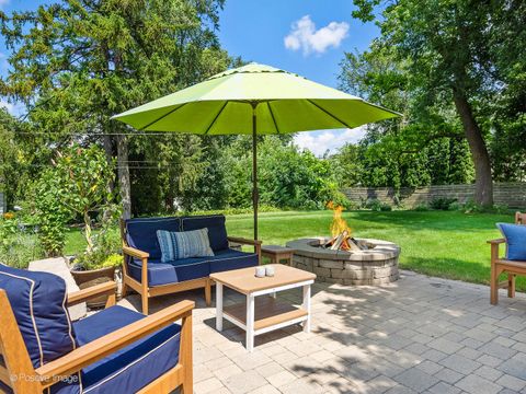 Tiny photo for 213 Walker Avenue, Clarendon Hills, IL 60514 (MLS # 12497714)