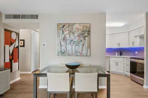 Tiny photo for 6033 N SHERIDAN Road #39L, Chicago, IL 60660 (MLS # 12555207)