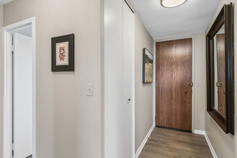 Tiny photo for 6033 N SHERIDAN Road #39L, Chicago, IL 60660 (MLS # 12555207)