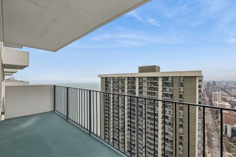 Tiny photo for 6033 N SHERIDAN Road #39L, Chicago, IL 60660 (MLS # 12555207)
