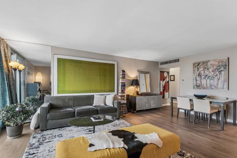 Tiny photo for 6033 N SHERIDAN Road #39L, Chicago, IL 60660 (MLS # 12555207)