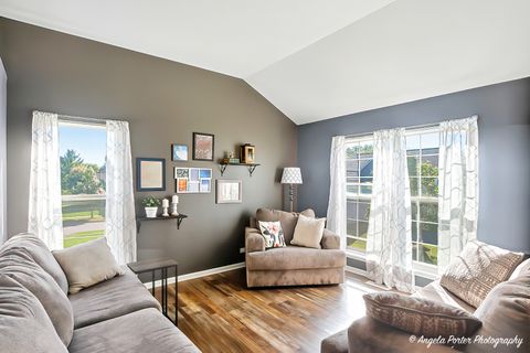 Tiny photo for 2019 Aspen Drive, Woodstock, IL 60098 (MLS # 12491822)
