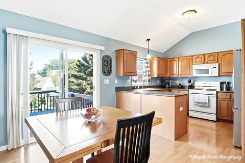 Tiny photo for 2019 Aspen Drive, Woodstock, IL 60098 (MLS # 12491822)