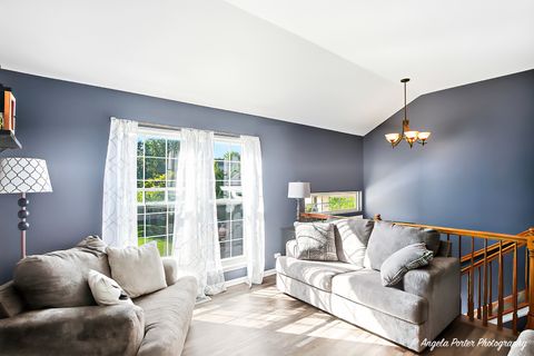 Tiny photo for 2019 Aspen Drive, Woodstock, IL 60098 (MLS # 12491822)
