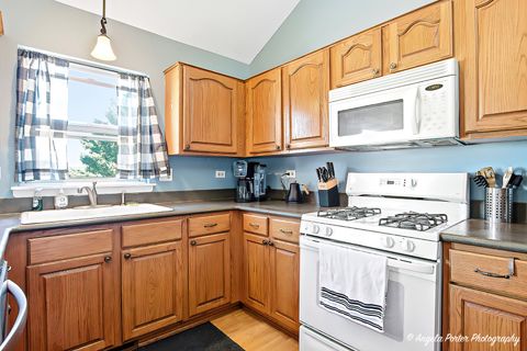 Tiny photo for 2019 Aspen Drive, Woodstock, IL 60098 (MLS # 12491822)