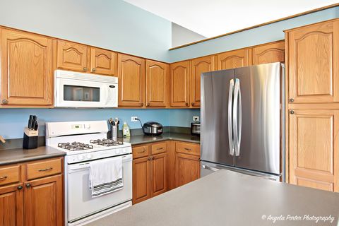 Tiny photo for 2019 Aspen Drive, Woodstock, IL 60098 (MLS # 12491822)