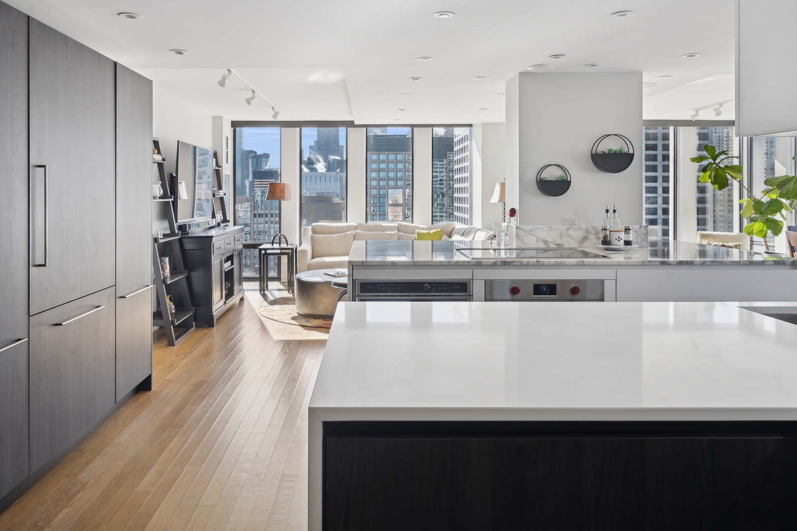 200 E DELAWARE Place 35F