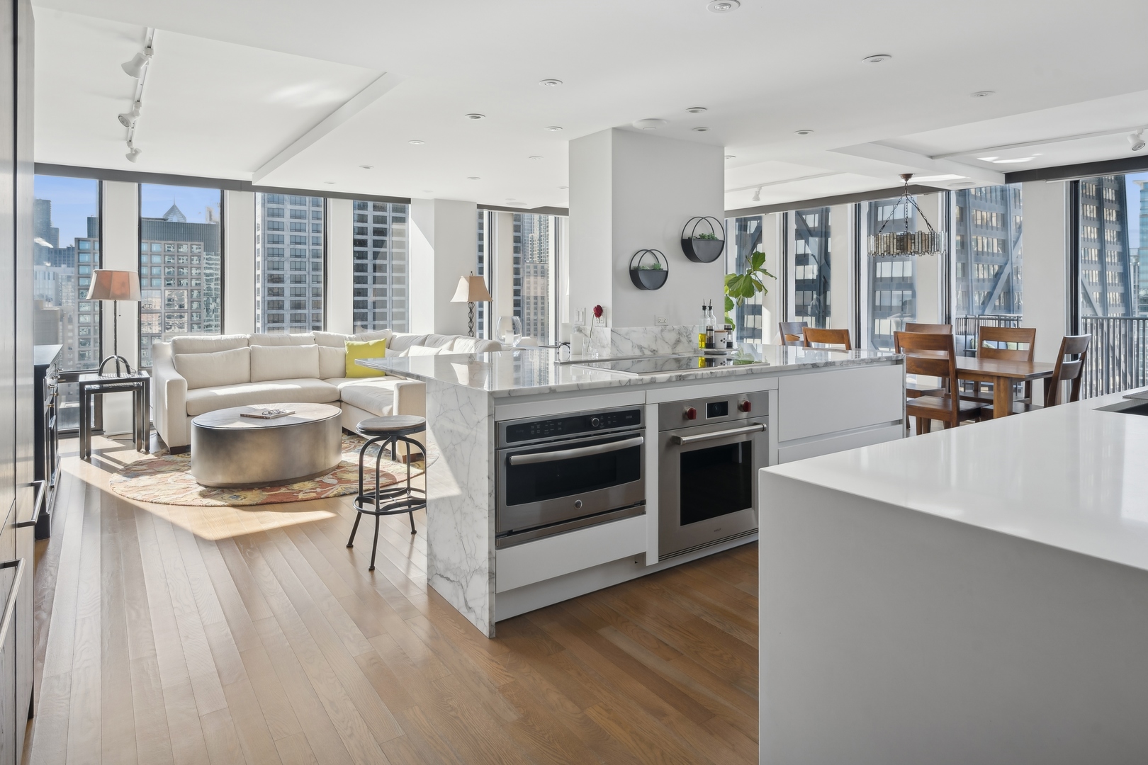 200 E DELAWARE Place 35F