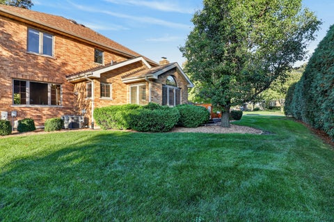Tiny photo for 8604 Creekside Lane, Darien, IL 60561 (MLS # 12785994)