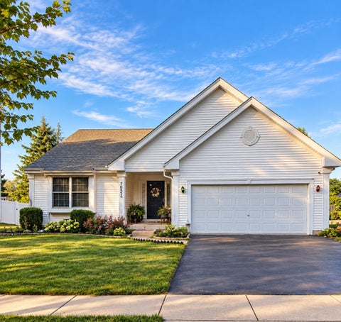 7055 Nathan Lane, Carpentersville, IL 60110 - #: 12751904
