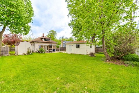 Tiny photo for 1027 St John Street, Elgin, IL 60120 (MLS # 12634622)