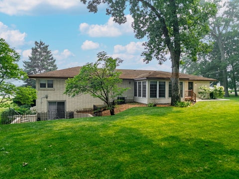 Tiny photo for 304 E Irving Park Road, Roselle, IL 60172 (MLS # 12755814)
