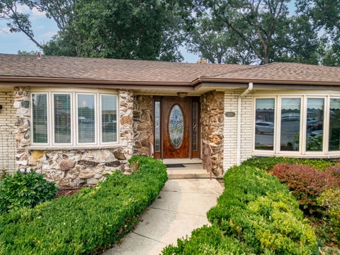 Tiny photo for 304 E Irving Park Road, Roselle, IL 60172 (MLS # 12755814)