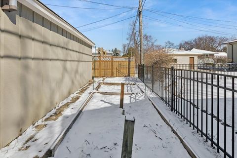 Tiny photo for 3S691 Melcher Avenue, Warrenville, IL 60555 (MLS # 12585837)