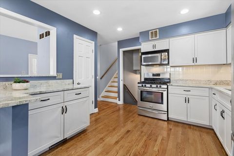 Tiny photo for 3S691 Melcher Avenue, Warrenville, IL 60555 (MLS # 12585837)