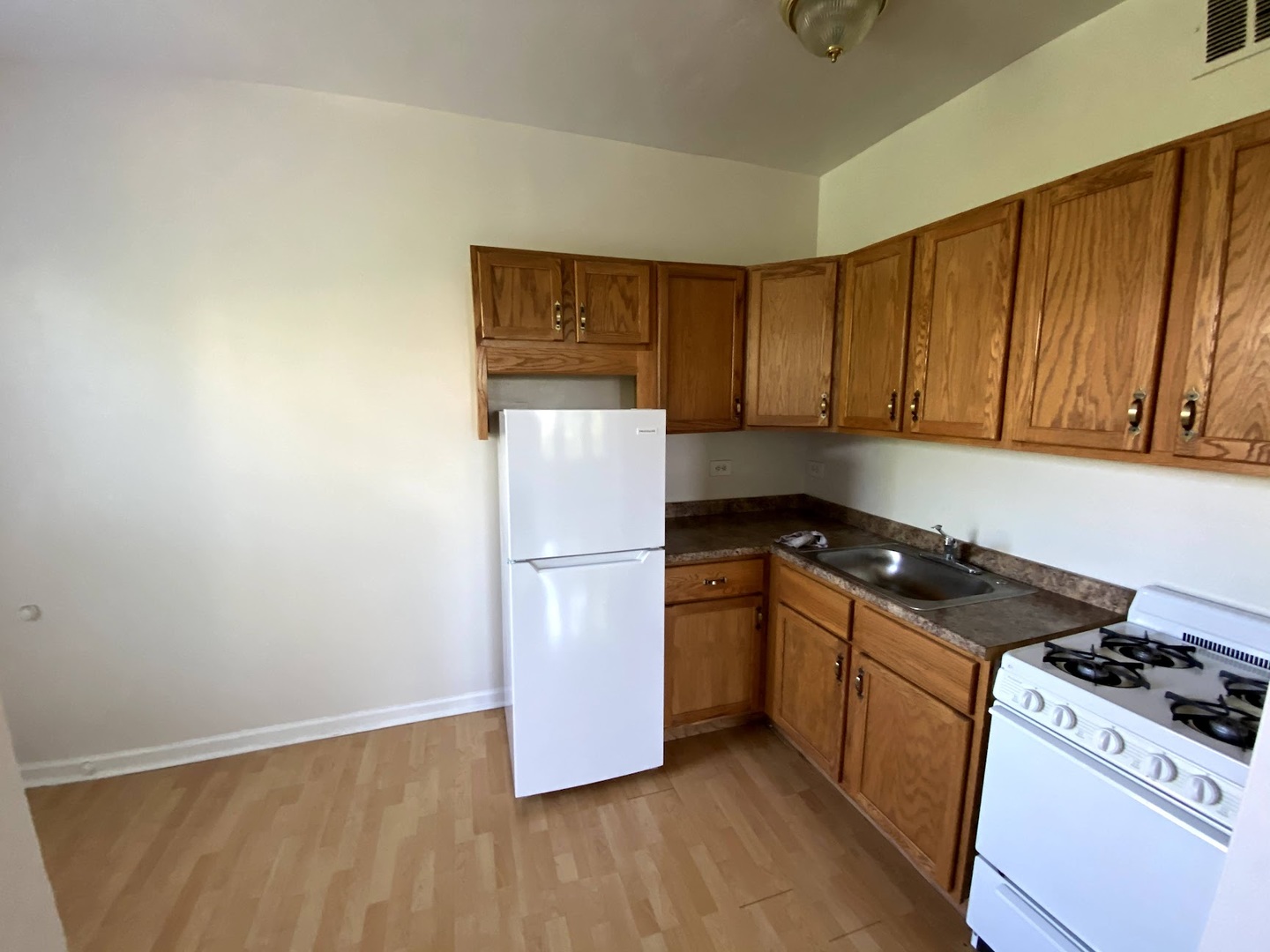 839 W Sheridan Road 320