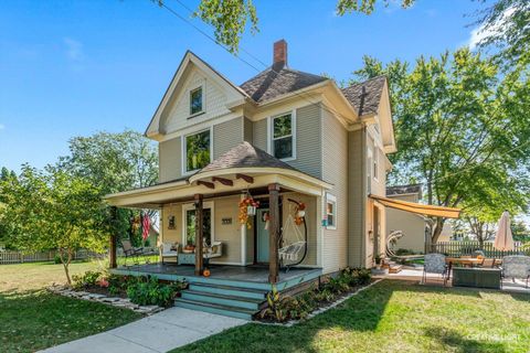 Tiny photo for 325 W Grant Street, Sheridan, IL 60551 (MLS # 12496878)