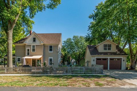 Tiny photo for 325 W Grant Street, Sheridan, IL 60551 (MLS # 12496878)