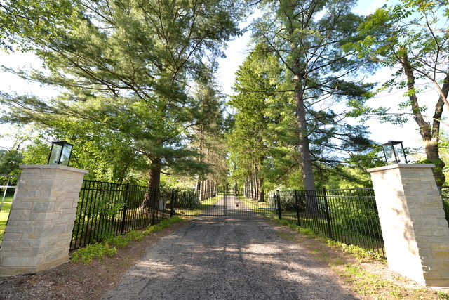 532 W Merri Oaks Road