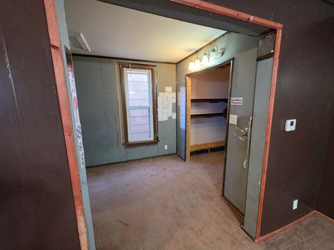 Tiny photo for 850 11th Avenue S, Clinton, IA 52732 (MLS # 12571694)