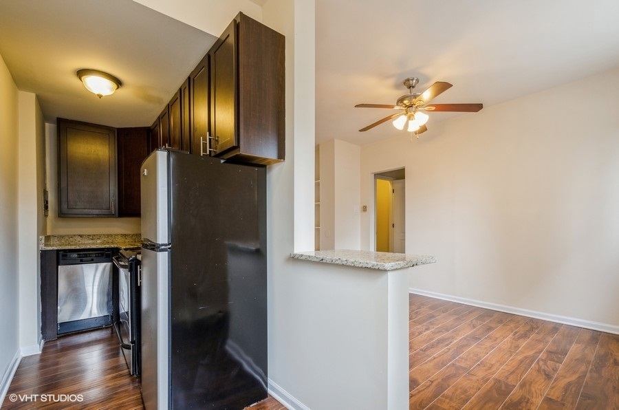 1430 N Dearborn Parkway 506