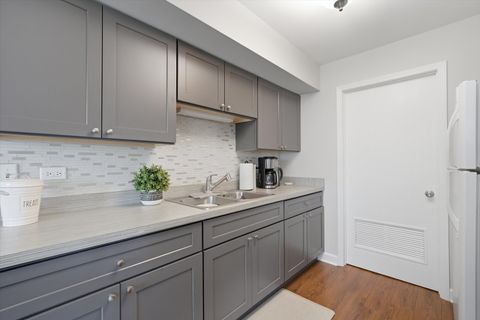 Tiny photo for 9222 Auburn Court, Orland Park, IL 60462 (MLS # 12631090)