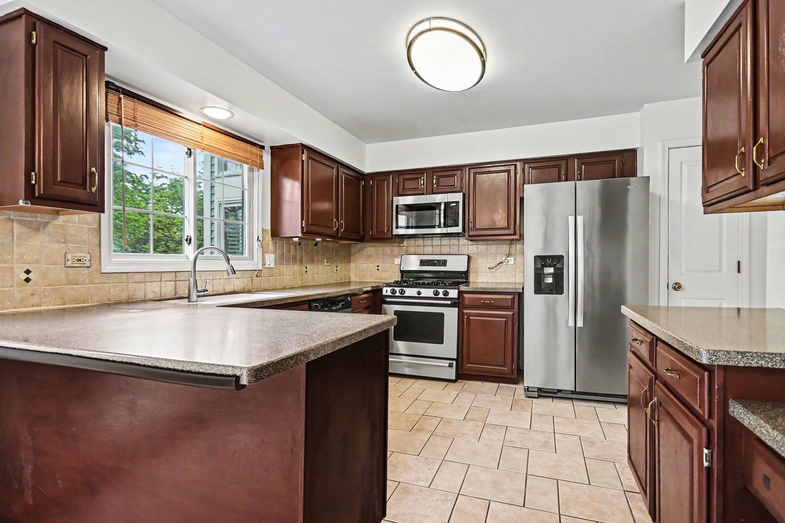 Properties 1 865 Warwick Lane SE