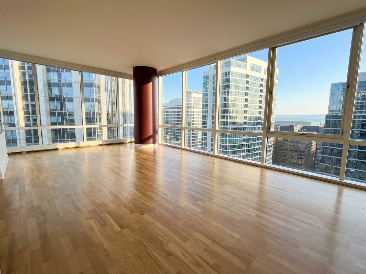 505 N McClurg Court 4506