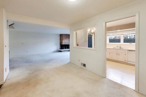 Tiny photo for 1836 Wildberry Drive #B, Glenview, IL 60025 (MLS # 12574760)