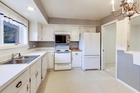 Tiny photo for 1836 Wildberry Drive #B, Glenview, IL 60025 (MLS # 12574760)