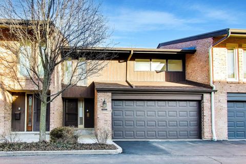 Photo of 1836 Wildberry Drive #B, Glenview, IL 60025 (MLS # 12574760)