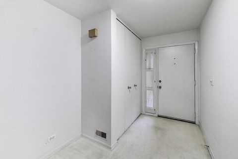 Tiny photo for 1836 Wildberry Drive #B, Glenview, IL 60025 (MLS # 12574760)