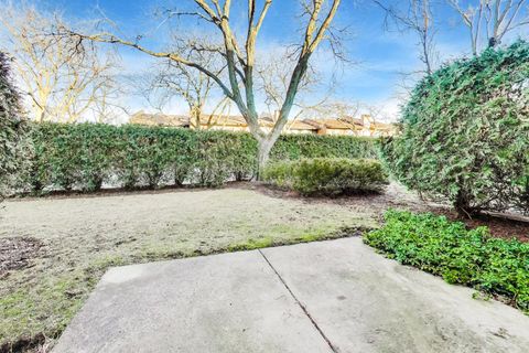 Tiny photo for 1836 Wildberry Drive #B, Glenview, IL 60025 (MLS # 12574760)