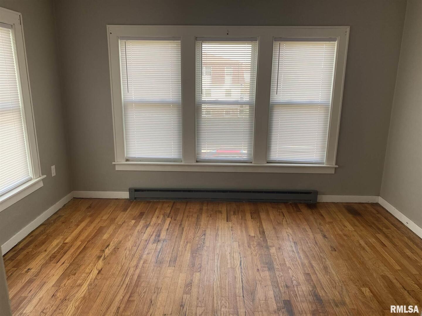 209 E 10TH Street 3