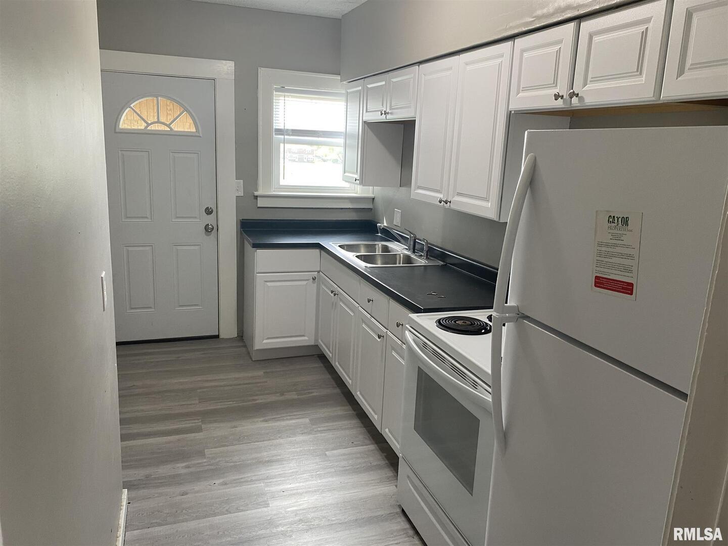 209 E 10TH Street 3