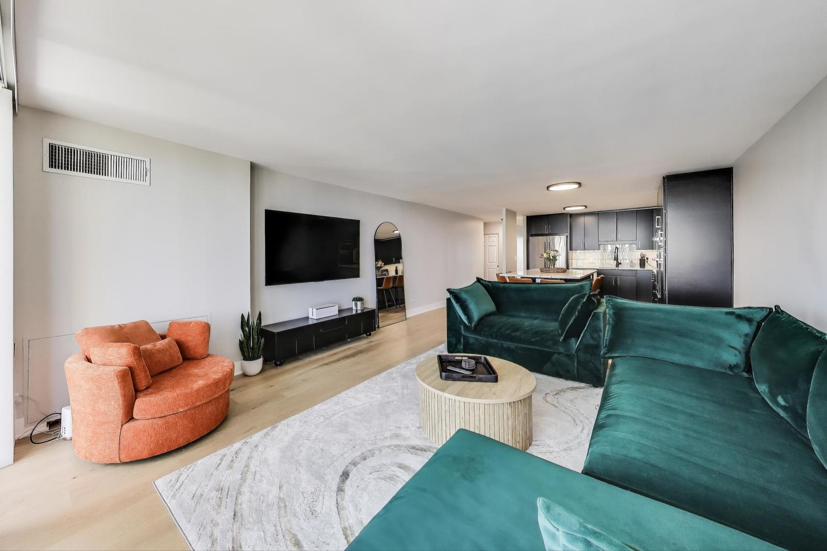 1636 N Wells Street 2501