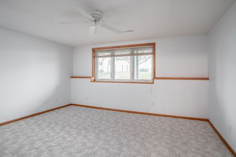 Tiny photo for 5200 Villa Drive #29, Davenport, IA 52806 (MLS # 100000332)